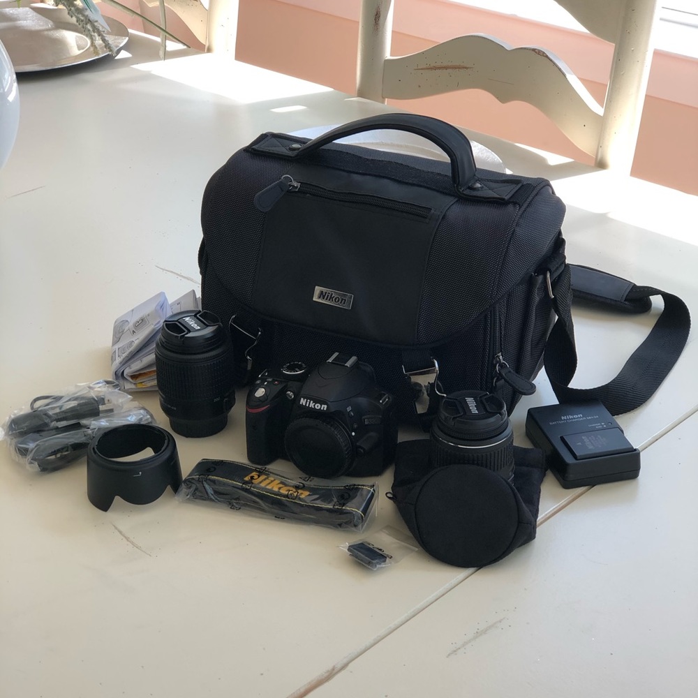 Nikon D3200 Digital Camera With Full Kit - Picture 2 of 8